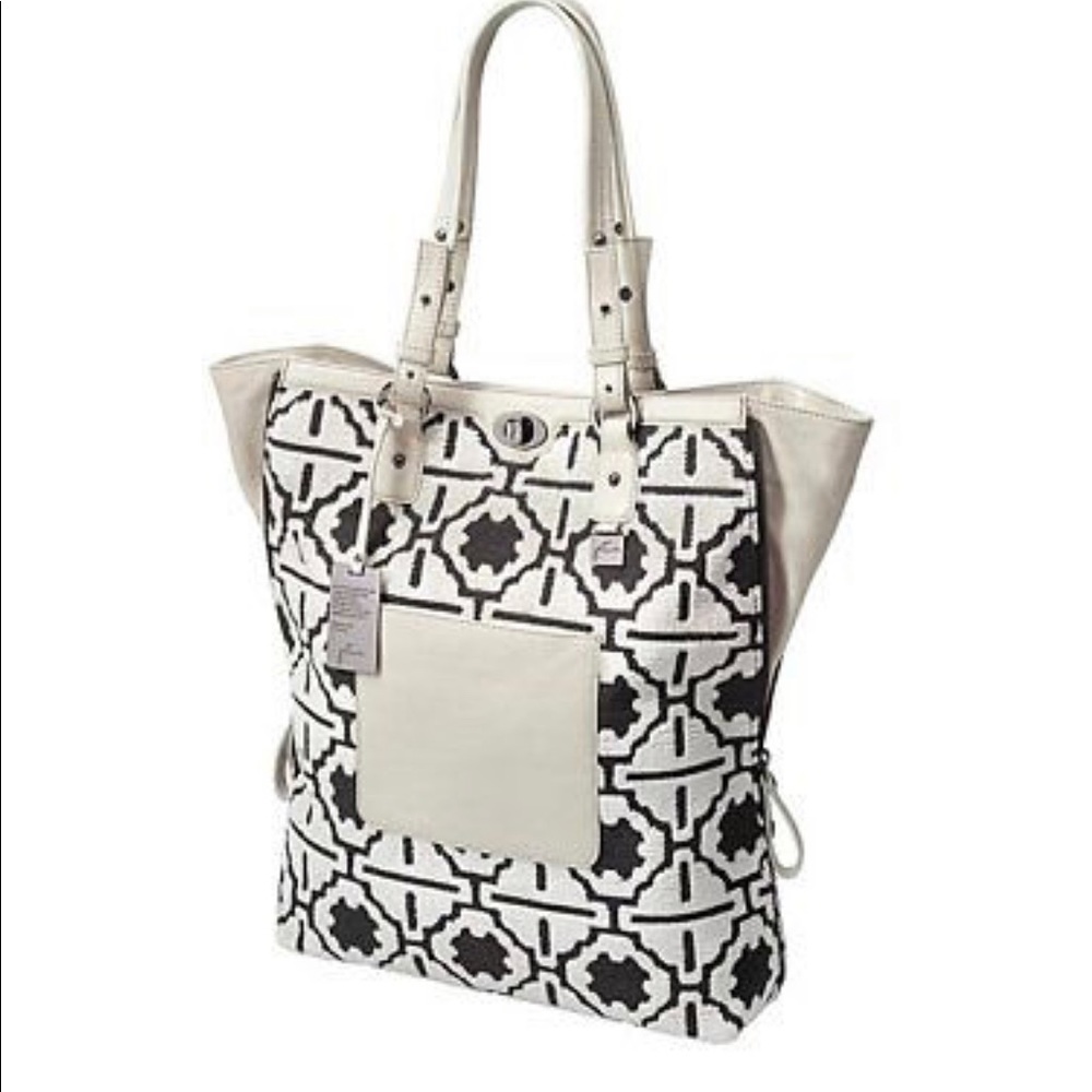 Petunia by Petunia Pickle Bottom Expandable Tote